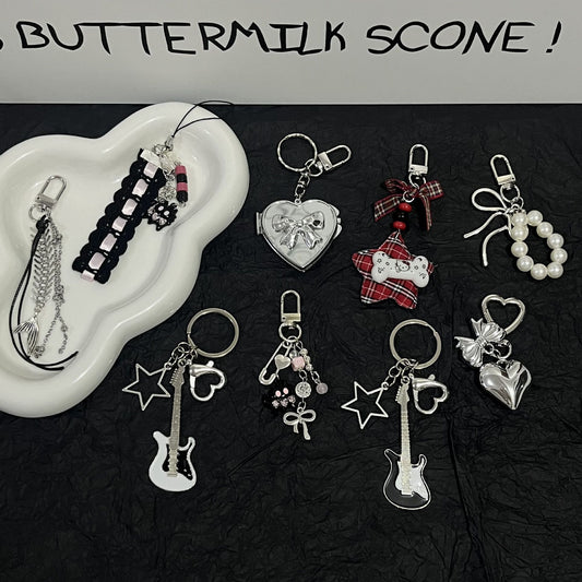 Millennial Hot Girl Miu Series Bag Pendant Accessories Retro Keychain Collection Ins Phone Chain Jewelry Hanging Decoration Accessories