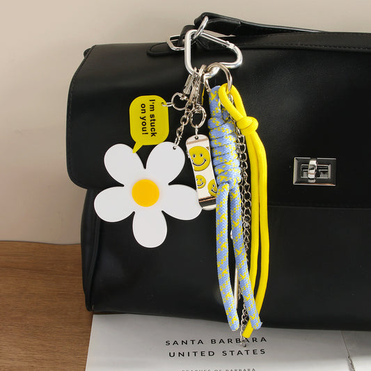 Mini Daisy Flower Keychain Pendant English Letters Mini Skateboard High-end Bag Charm